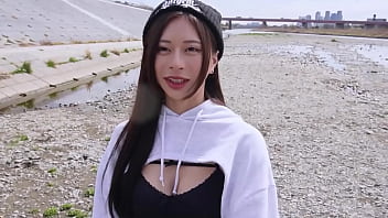 Mind-blowing big-breasted dancer woman college woman with extraordinaire fashion that stands out from the standing posture #Yuki #female college woman Part1